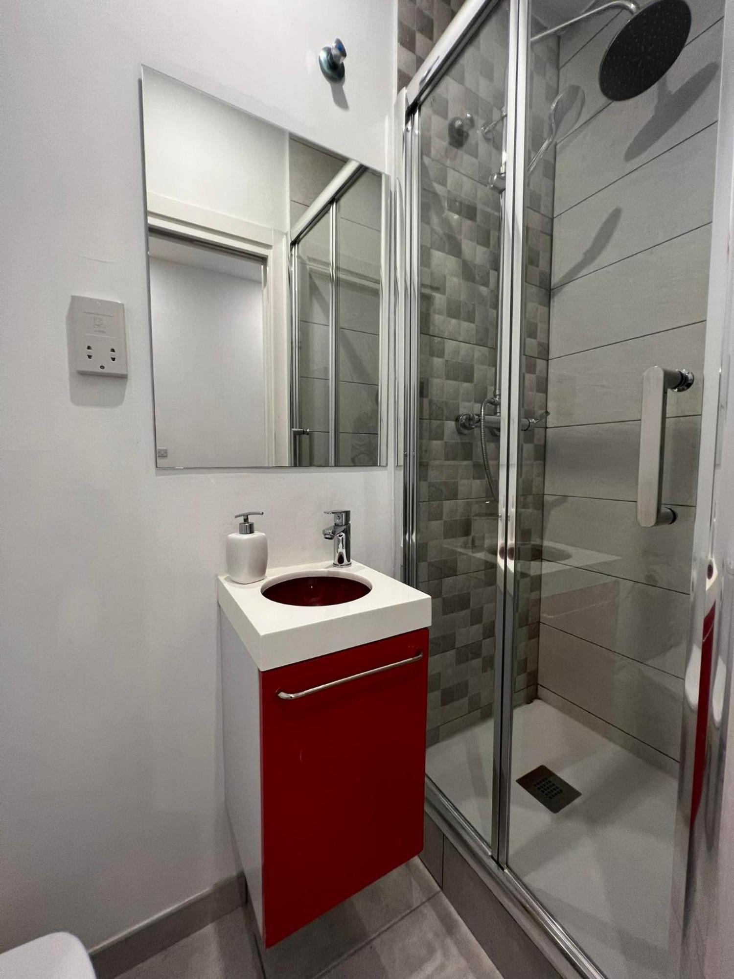 Appartement 2Br And 2Ba In The Zoko Cozy And Convenient à Gibraltar Extérieur photo